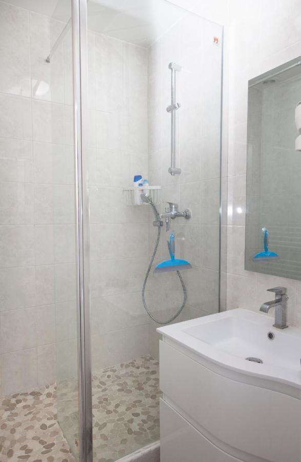 Club246 Paris Saint Martin Bed & Breakfast Ngoại thất bức ảnh