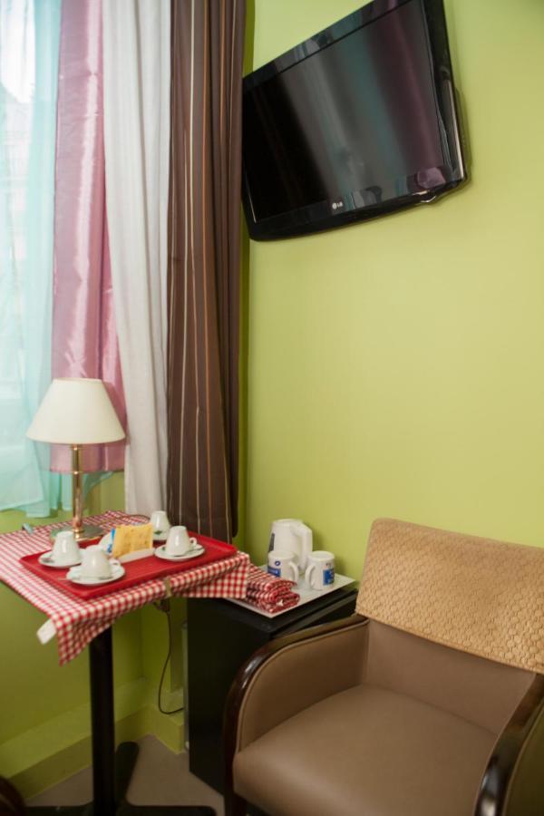 Club246 Paris Saint Martin Bed & Breakfast Ngoại thất bức ảnh